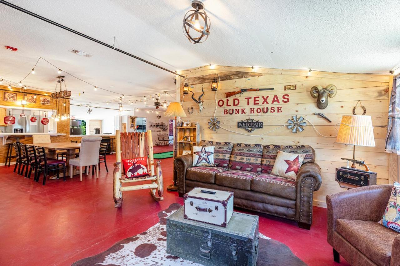 Old Texas Bunkhouse Vandrarhem Wills Point Exteriör bild